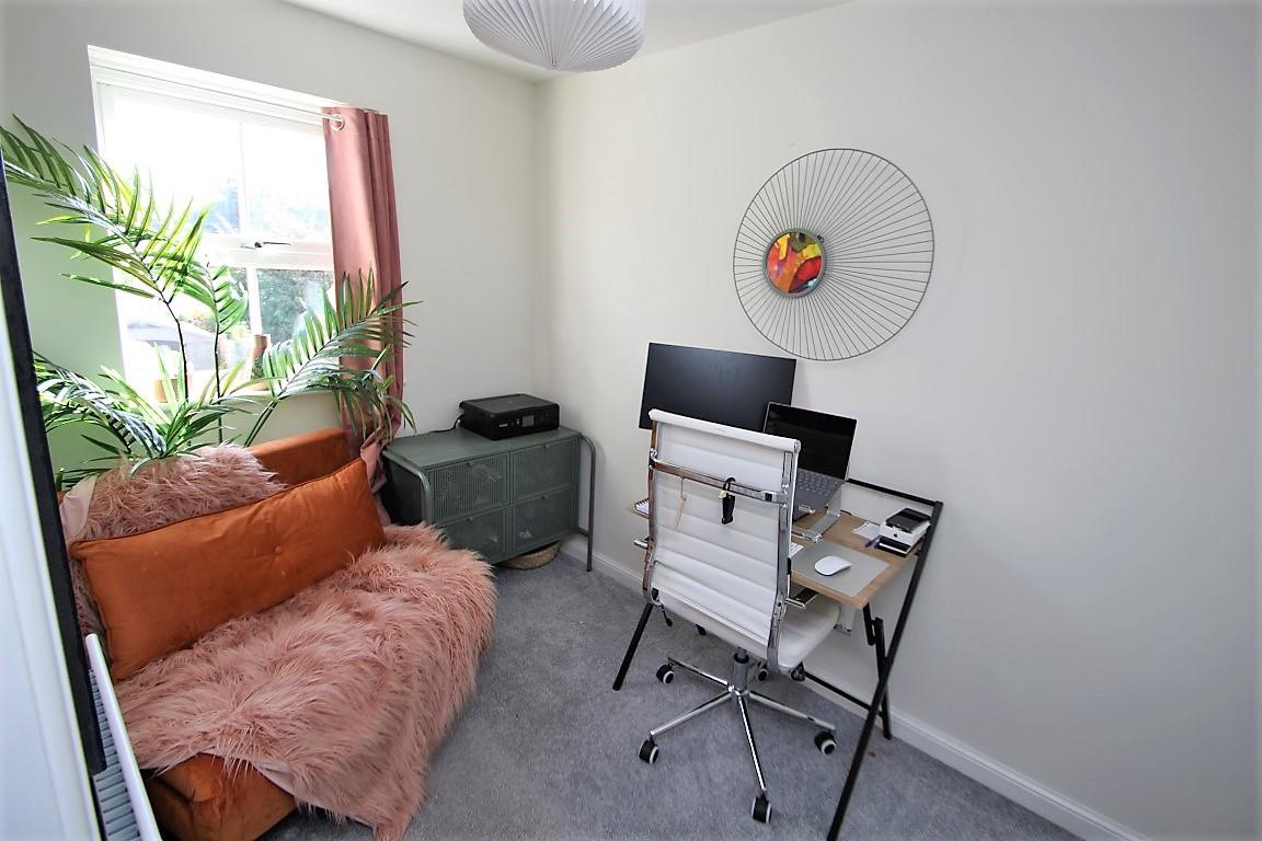 Trenthams Close, Purley On Thames, Reading